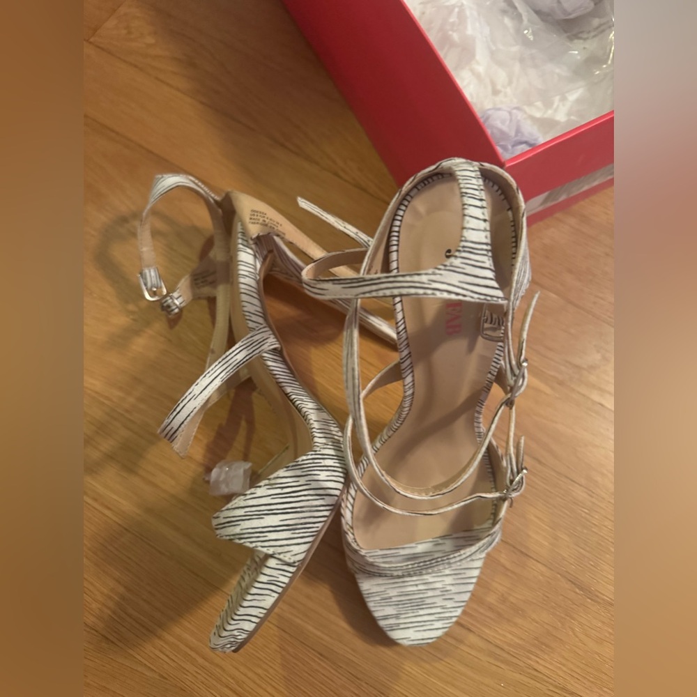 Zebra Pattern Heels - image 5